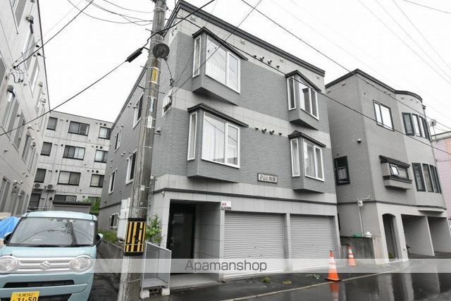 パース南郷の外観写真