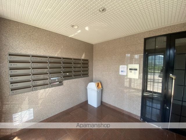 フォルム牛田新町の玄関写真