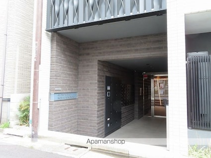 グローリオシェルト池袋本町[2K/25.5m2]のエントランス