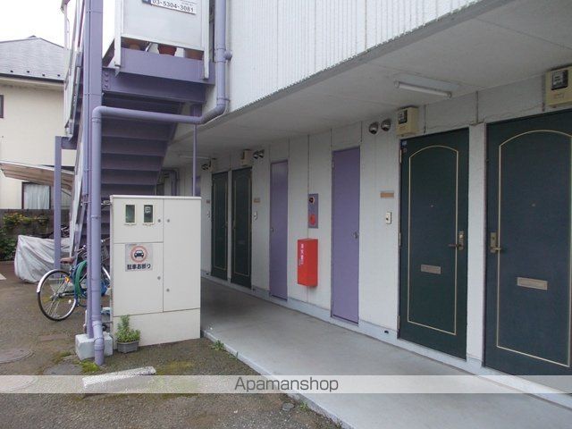 メゾンドール三鷹の玄関写真