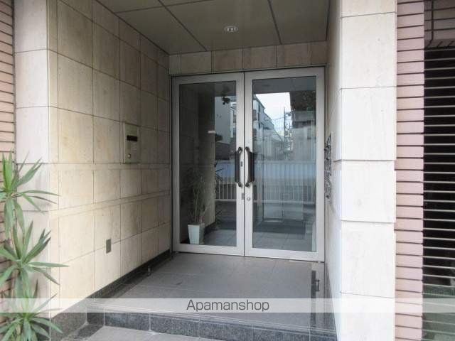 ウイング高円寺南の玄関写真