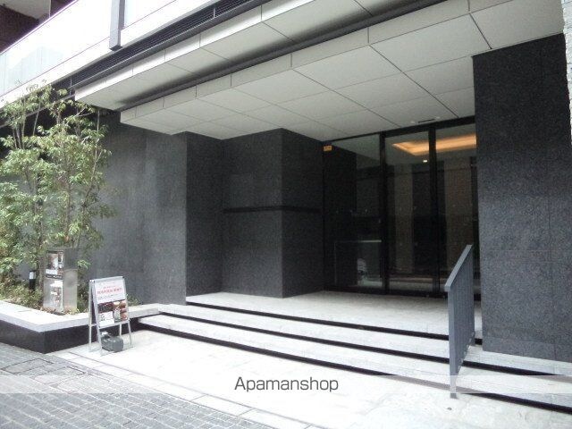 東京都新宿区早稲田町[1R/25.62m2]のエントランス2