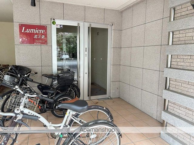 リュミエール北3条の玄関写真