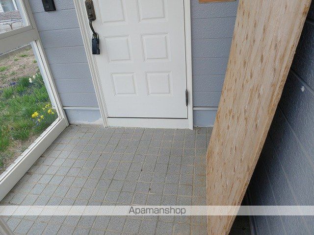 岩見沢市 2階建 築41年の玄関写真