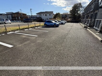 コンフォート詩音[1K/27m2]の駐車場