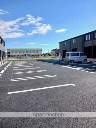 千葉県木更津市中里[1LDK/50.14m2]の駐車場