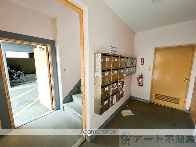 マ・メゾン束本の玄関写真