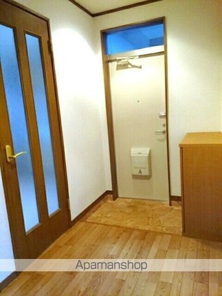 ヴィラ・よつば館[2K/43.57m2]の玄関