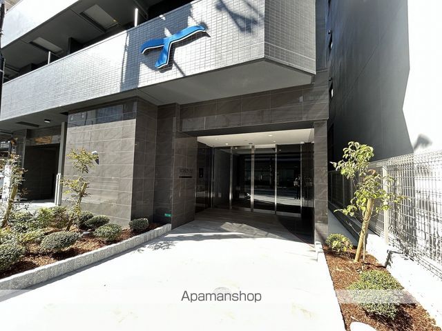 SERENITE新大阪グランデ ミリューの玄関写真