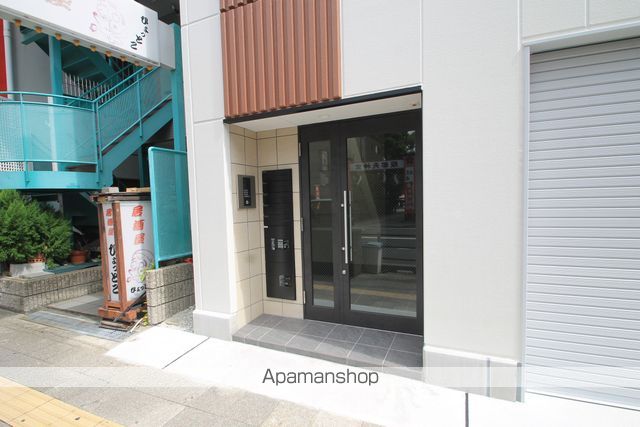 DESTINO服部の玄関写真