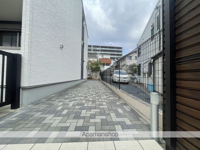 LINK VIEW 南浦和の玄関写真