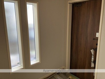 リトリート初台[3LDK/97.68m2]の玄関