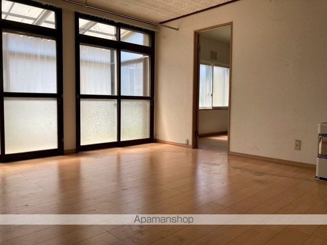 小樽市 2階建 築32年の内装写真