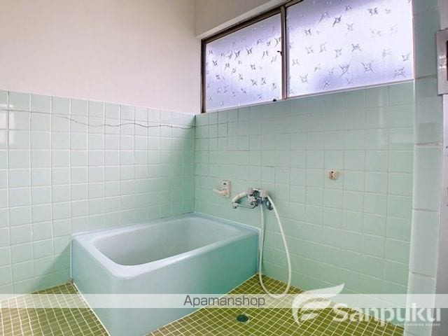 松山市 1階建 築50年の内装写真