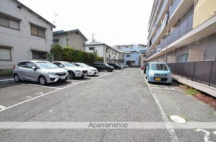Ｍａｒｉｏｎｅｔｔｅ　Ⅷ[1LDK/37.8m2]の駐車場2