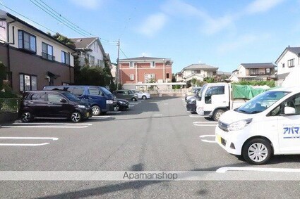 ノース　プリムラ[1LDK/44.18m2]の駐車場1