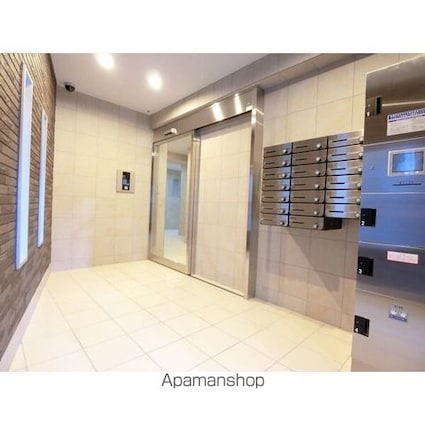 ディアレイシャス下北沢[1K/27m2]のエントランス1