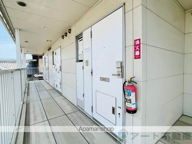 レオパレス伊予五色の玄関写真