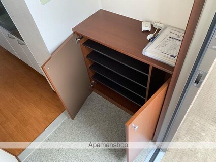 サン・クレスト[1K/30.69m2]の収納2