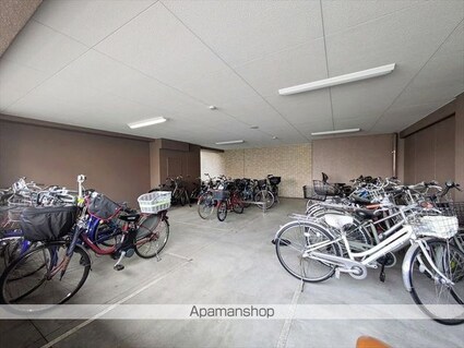 岡山県倉敷市鶴形１丁目[2LDK/69.82m2]の共用部3