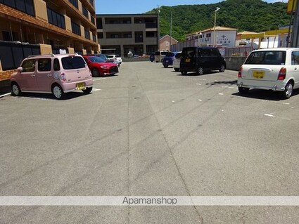 和歌山県和歌山市三葛[2LDK/52m2]の駐車場