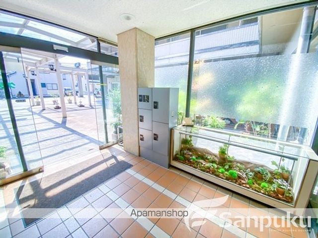 グランセル松山の玄関写真
