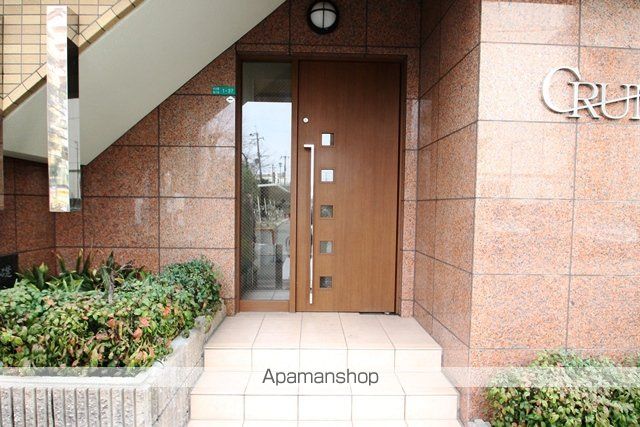 CRUM−1の玄関写真