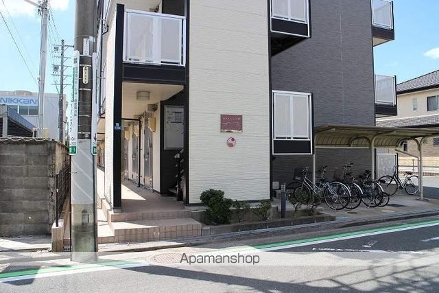 レオパレスワイナームの玄関写真