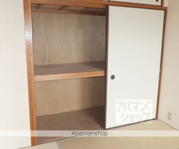 レトロマンションIVの内装写真