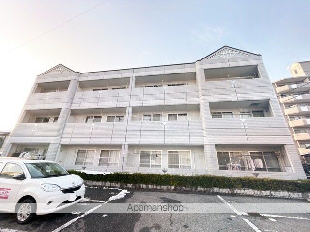 メゾン・ド・Ｋ　セセラギ[3LDK/61.36m2]の駐車場1