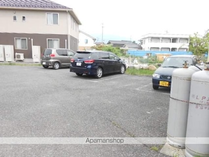 シティハイムナガタⅡ[2LDK/47.85m2]の駐車場
