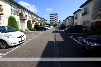 フラワーハイツ屋島Ｄ[2DK/38.12m2]の駐車場