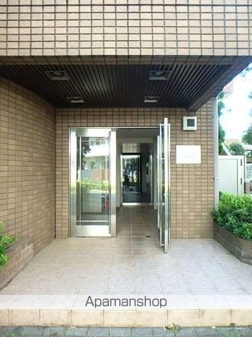 スクエアタワーの外観写真