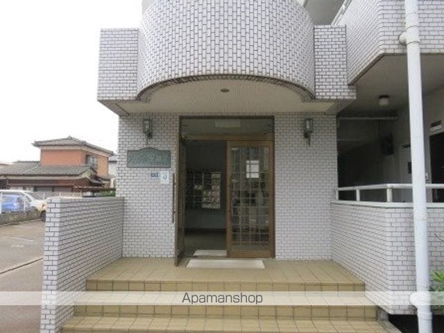 アーデル天神尾の玄関写真
