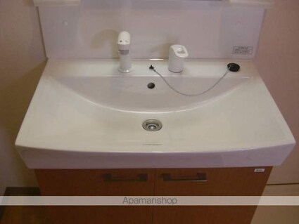 茨城県鹿嶋市宮中１丁目[1K/31.84m2]の洗面所