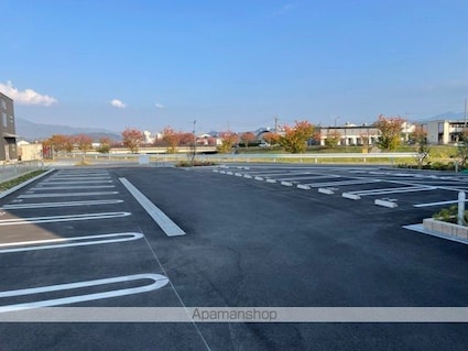 滋賀県長浜市下坂浜町[1DK/30.47m2]の駐車場