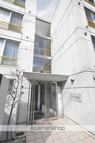ファインブルーム学園前の玄関写真