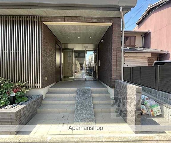 シャーメゾン京都六角大宮の玄関写真
