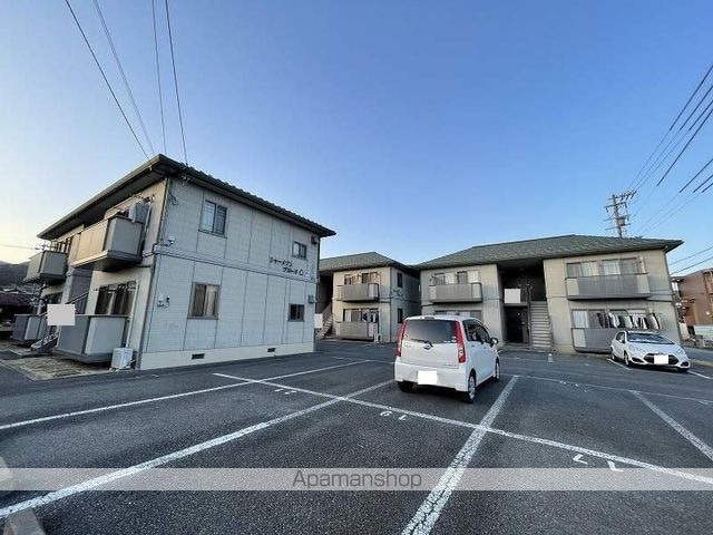 シャーメゾンブロードＢ[2K/42.72m2]の駐車場1