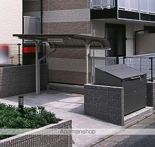 レオパレスフィオーレ石神井台の玄関写真