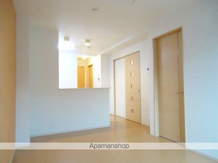 山梨県笛吹市石和町小石和[2LDK/58.21m2]のリビング・居間1