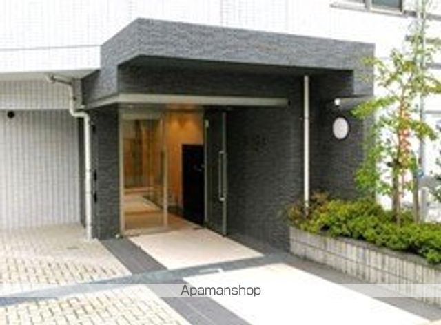 レヴィーガ練馬北町の玄関写真