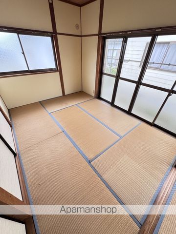 栫井貸家の内装写真