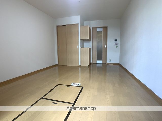 イーバイユー新大阪の内装写真