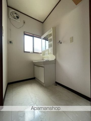アストラムライン 西原駅 徒歩11分 2階建 築42年の内装写真
