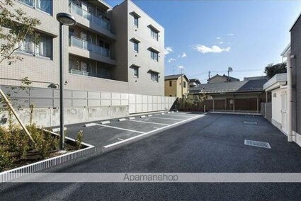 ＬＩＢＲ　ＧＲＡＮＴ　世田谷弦巻[1K/25.65m2]の駐車場