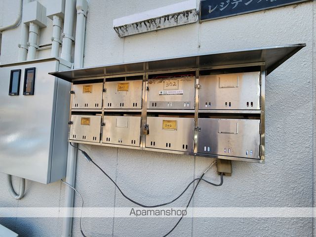 レジデンス鷲見の玄関写真