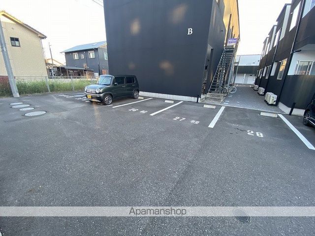 コレジオーネ B棟の玄関写真