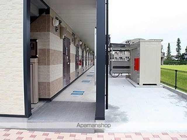 レオパレスみらいの玄関写真