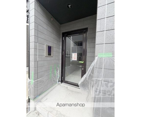 深草小久保町アパートの玄関写真